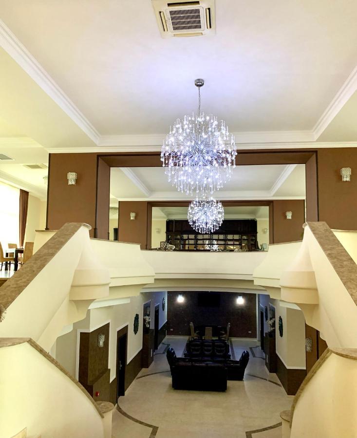 Albert Hotel Ploieşti Dış mekan fotoğraf
