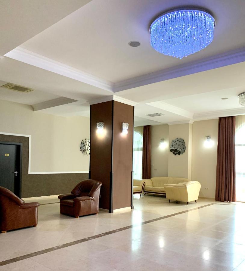 Albert Hotel Ploieşti Dış mekan fotoğraf