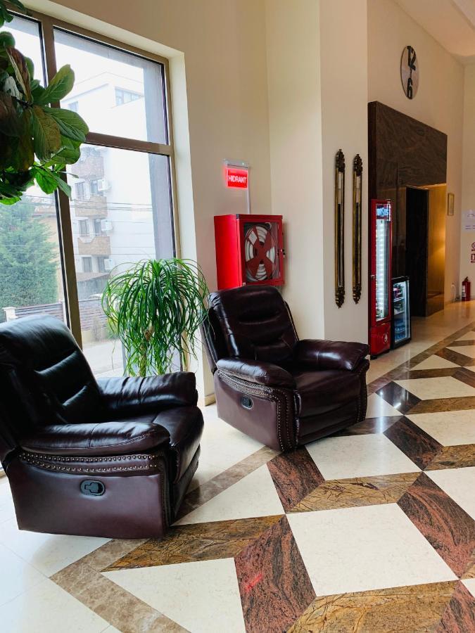 Albert Hotel Ploieşti Dış mekan fotoğraf