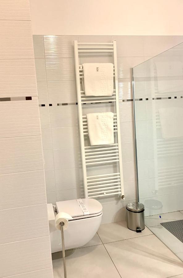 Albert Hotel Ploieşti Dış mekan fotoğraf