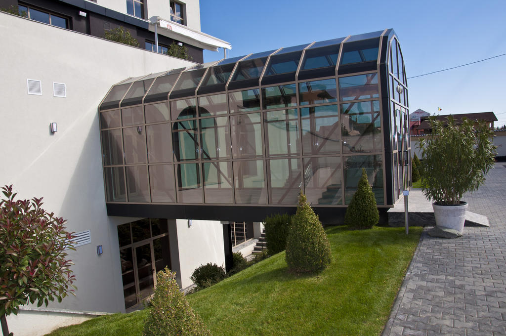 Albert Hotel Ploieşti Dış mekan fotoğraf