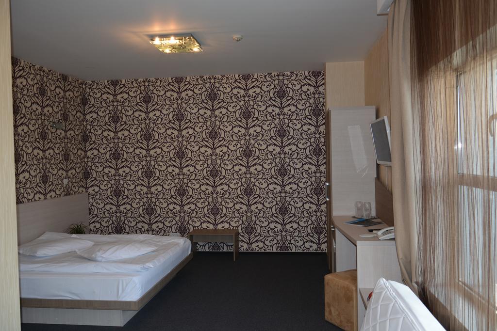 Albert Hotel Ploieşti Oda fotoğraf