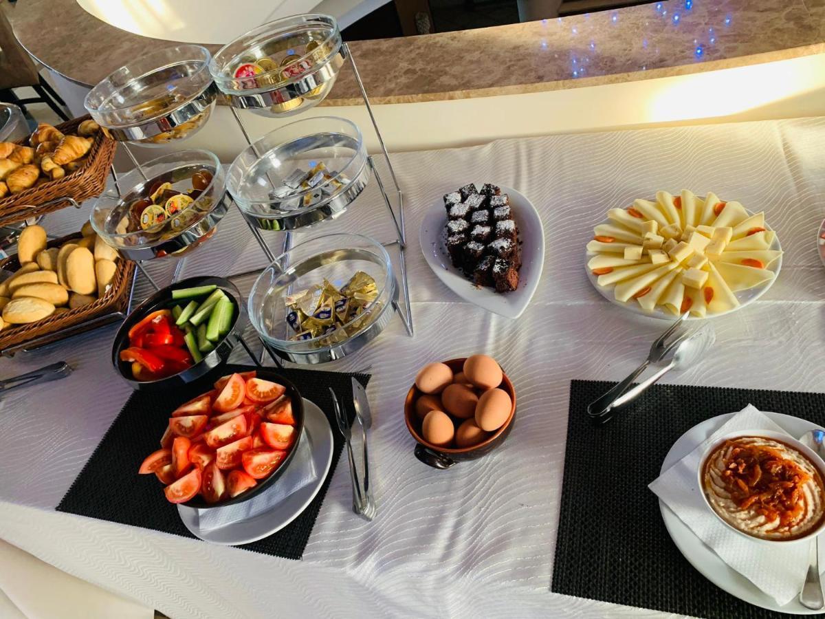 Albert Hotel Ploieşti Dış mekan fotoğraf