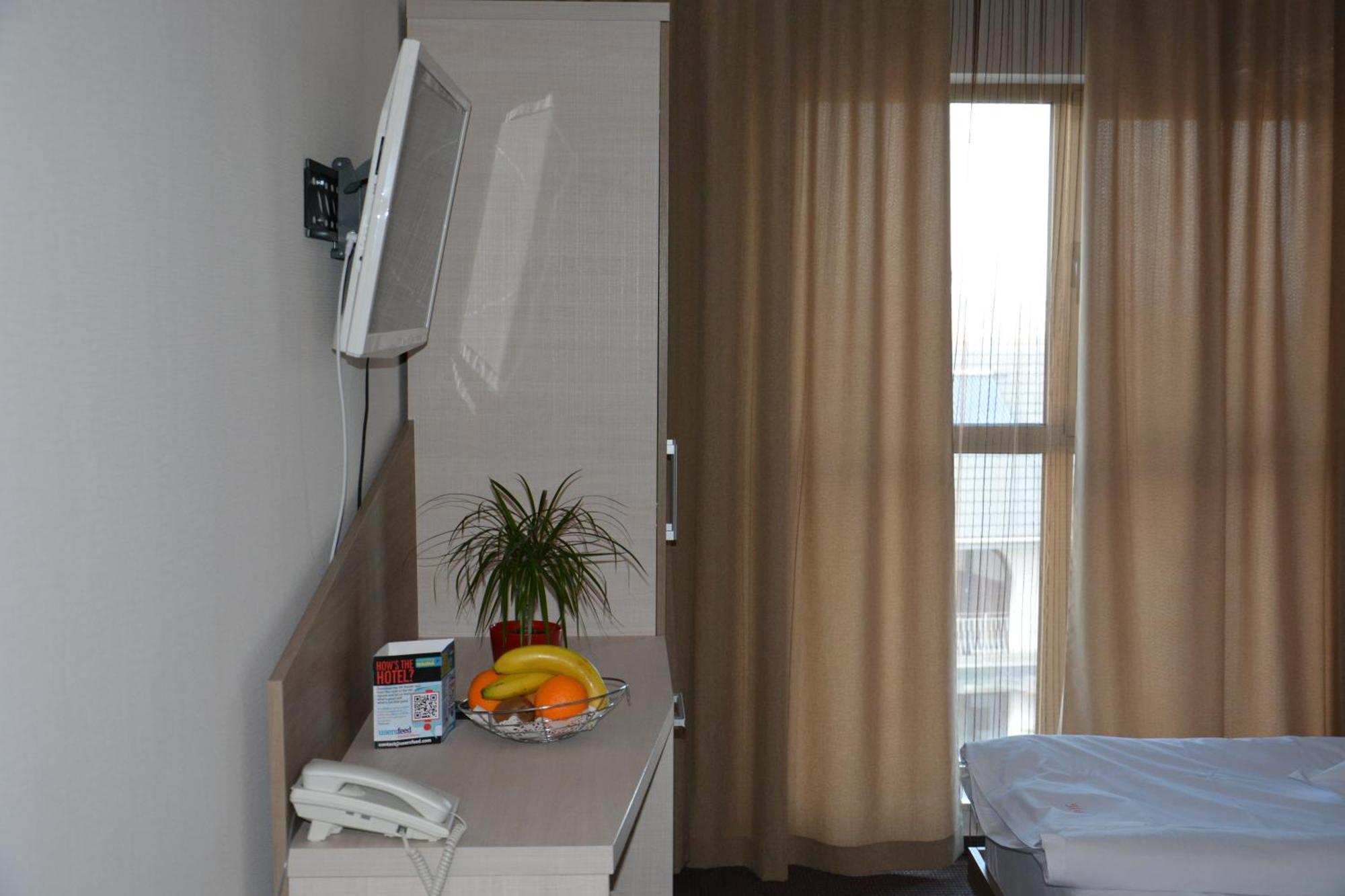 Albert Hotel Ploieşti Oda fotoğraf