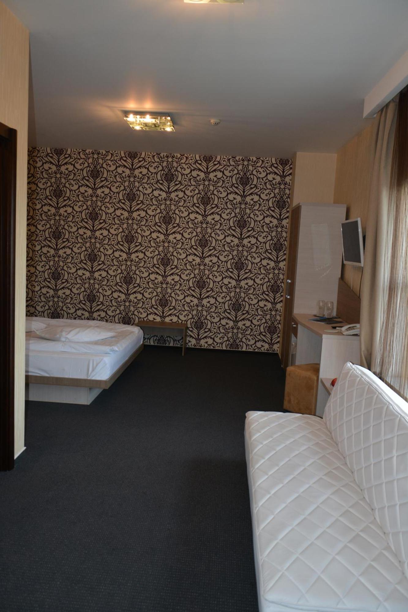 Albert Hotel Ploieşti Oda fotoğraf