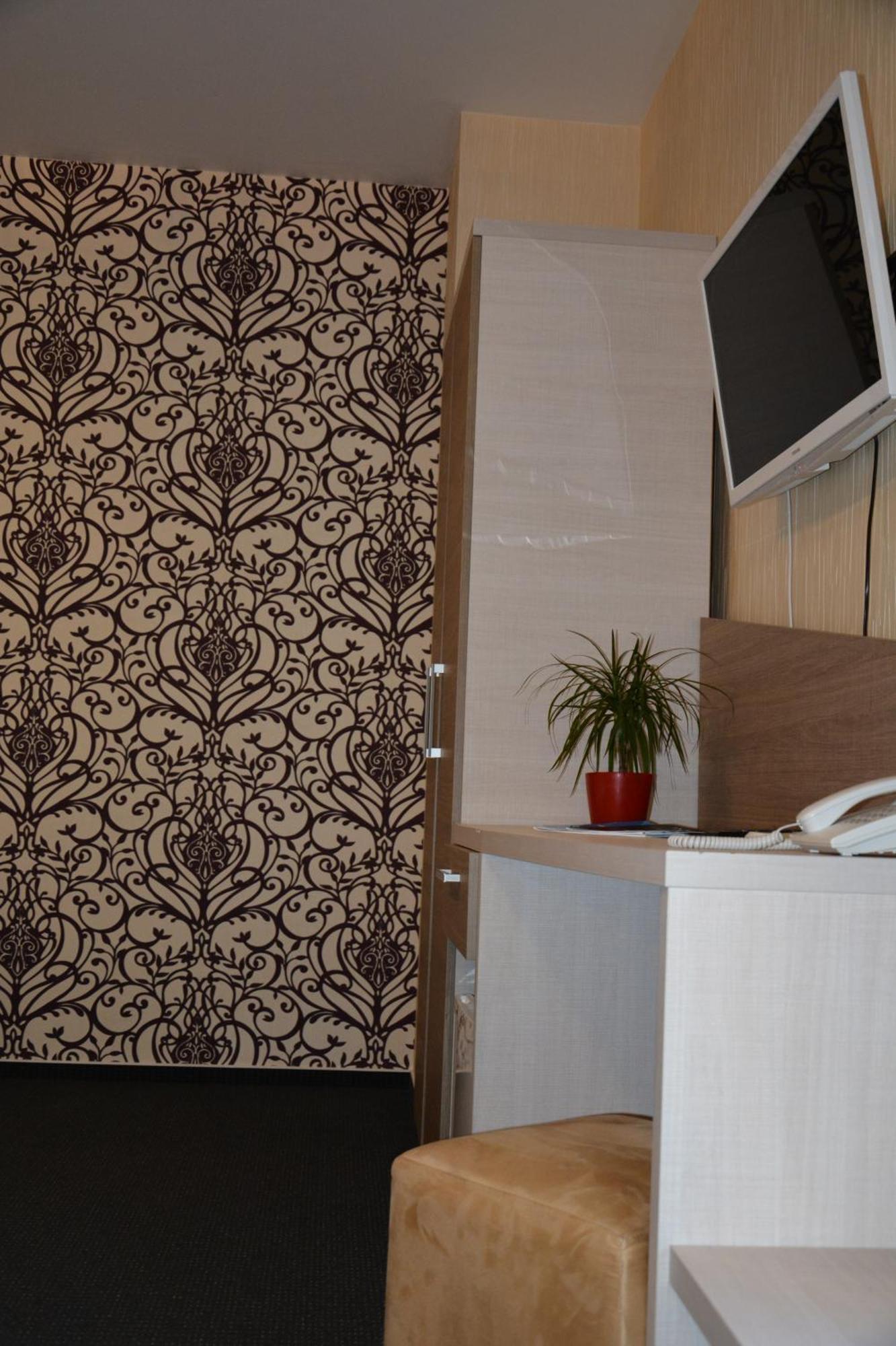 Albert Hotel Ploieşti Oda fotoğraf